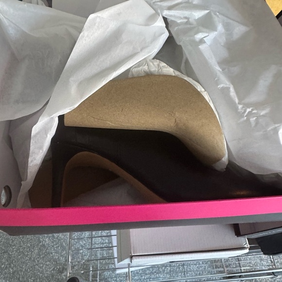 Vince Camuto Women's Footwear Allost Pointy Toe Bootie Ankle Boot NIB - Picture 8 of 14